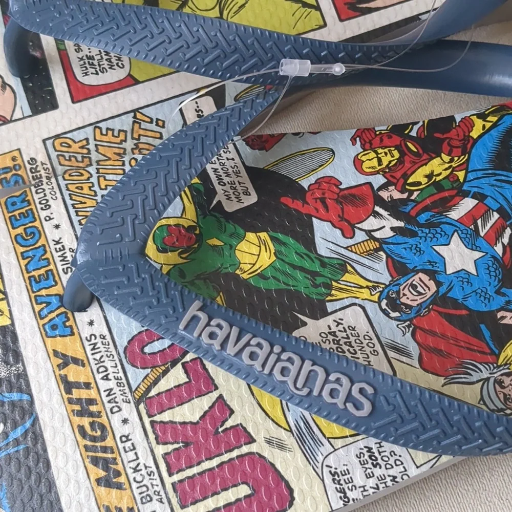 Havaianas x Marvel Comic Series Flipflops Sandals - size 11/12 M